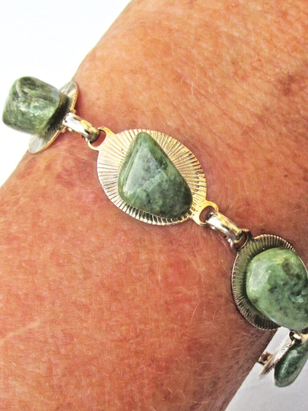 Vintage GREEN SERPENTINE Nugget Gold Tone Link Bracelet 8" Long